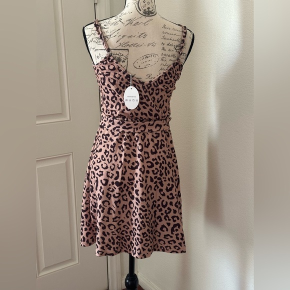 Casual dress with belt - Picture 4 of 6